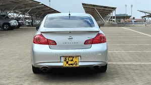 Nissan Skyline 2013 Silver