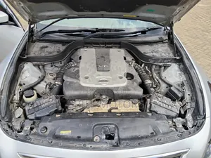 Nissan Skyline 2013 Silver