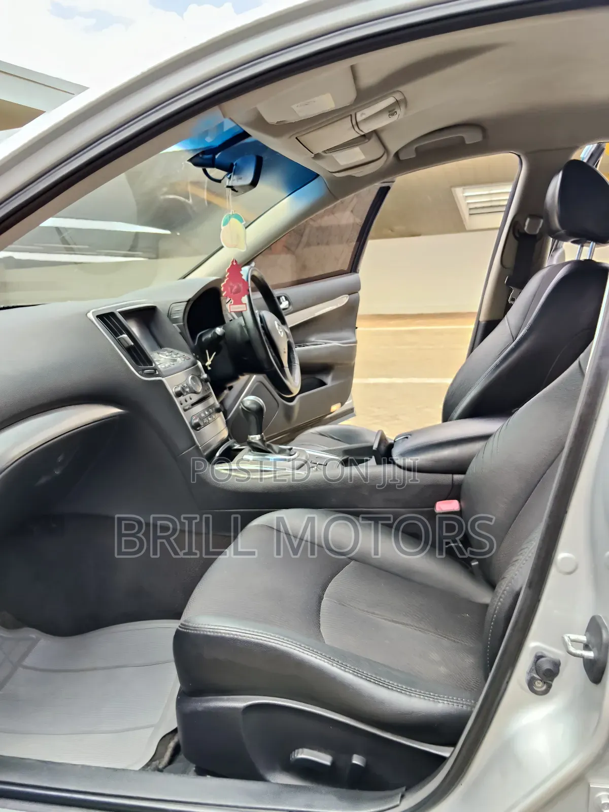 Nissan Skyline 2013 Silver