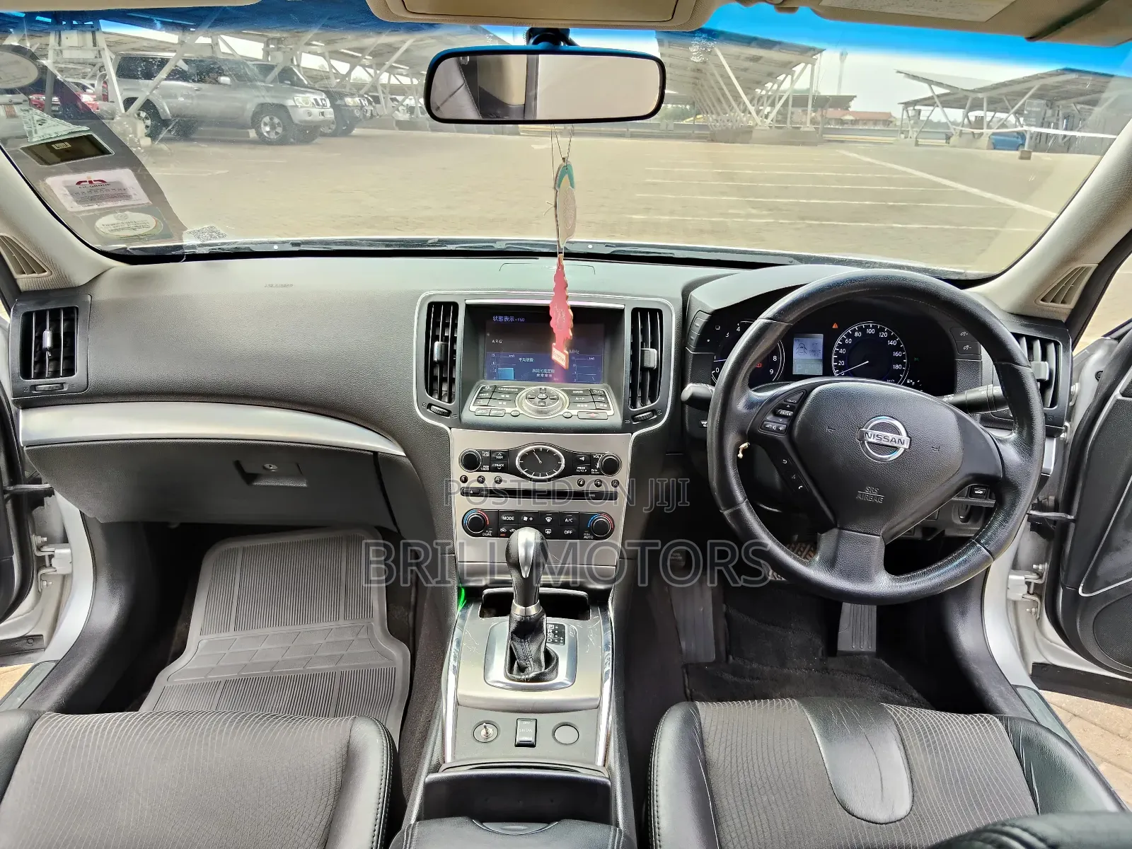 Nissan Skyline 2013 Silver