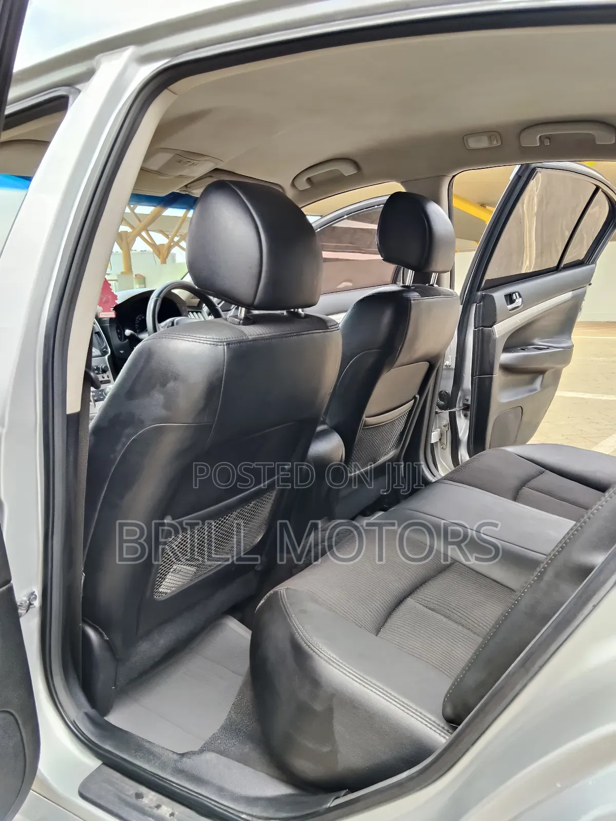 Nissan Skyline 2013 Silver