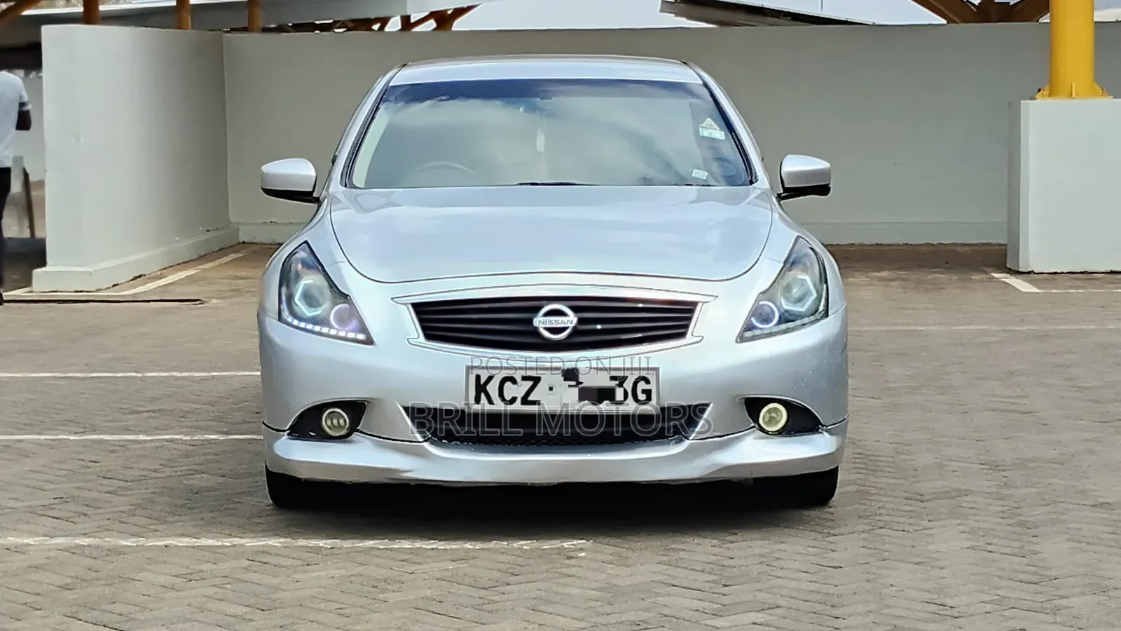 Nissan Skyline 2013 Silver