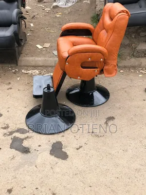 Black Adjusted Barber With Good Leather
