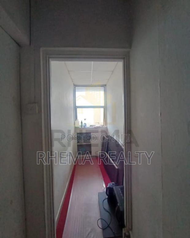 Huge Office To Let - thumbnail 8