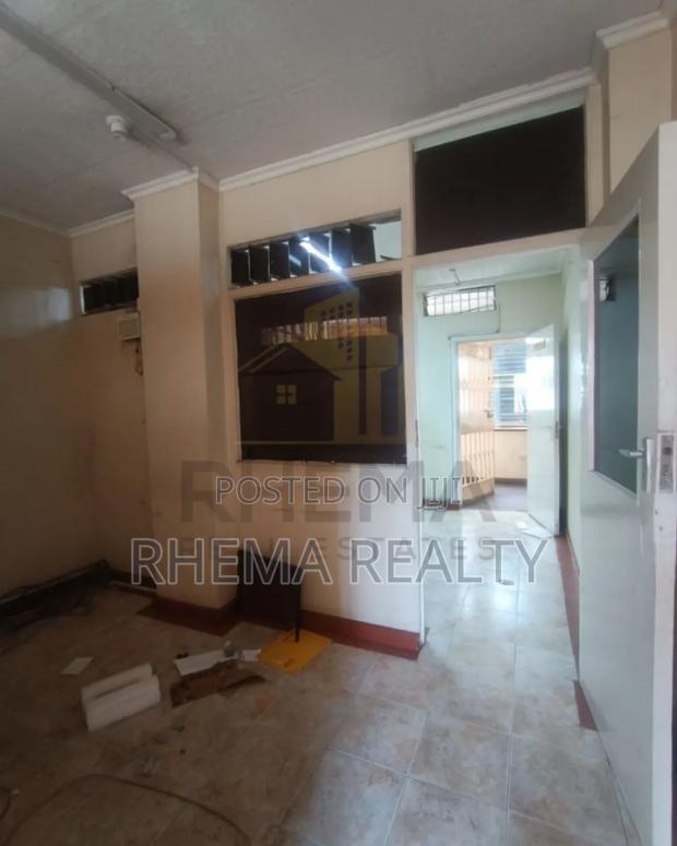 Spacious Office to Let - thumbnail 4