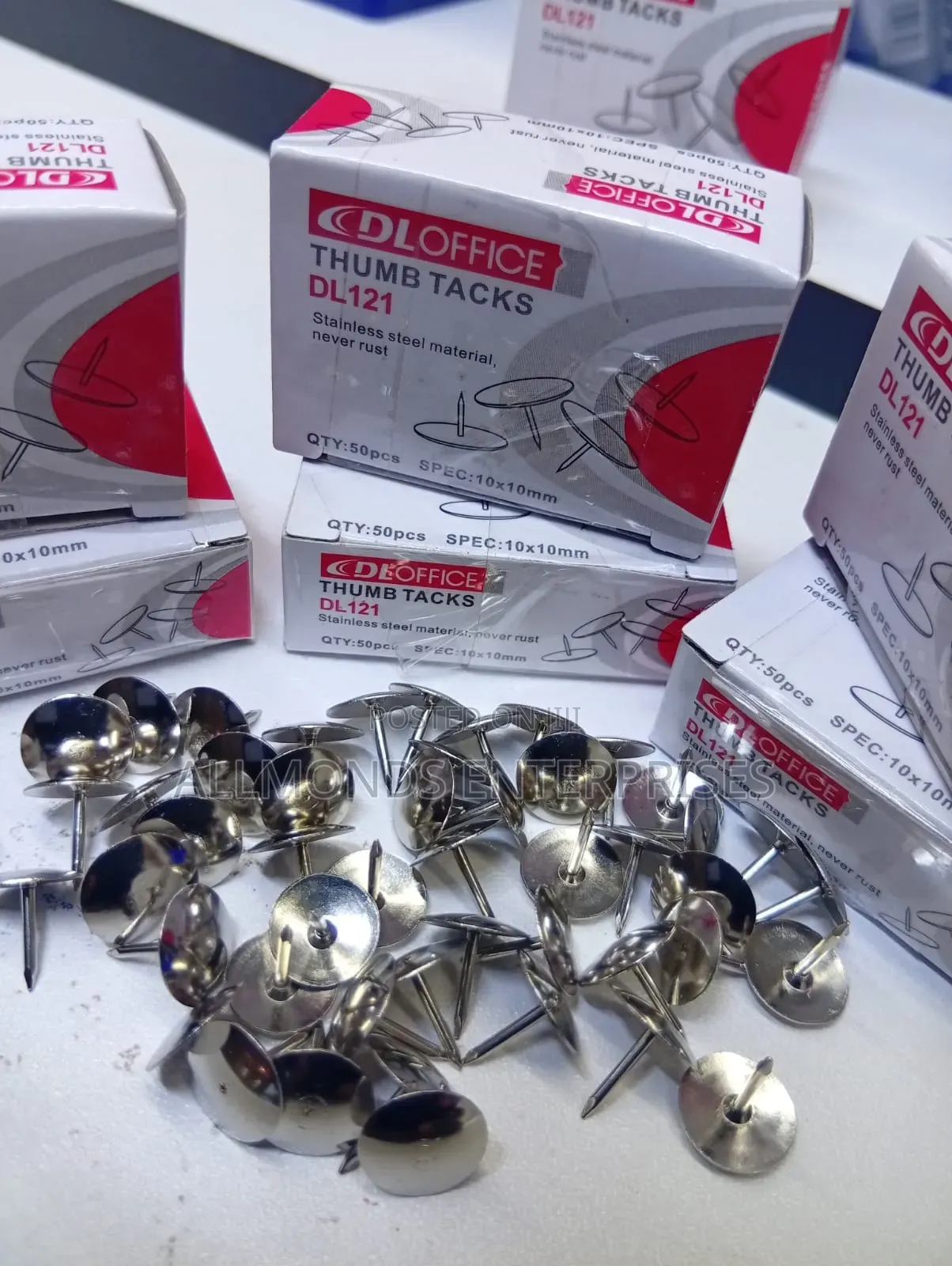 A Packet of 50pcs Metal Thumb Tacks/Push Pin/Map Pin