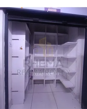 Shop Space to Let