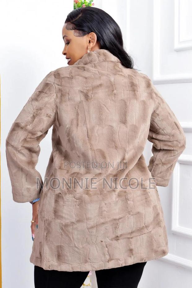 Warm Women Fur Coat - thumbnail 3