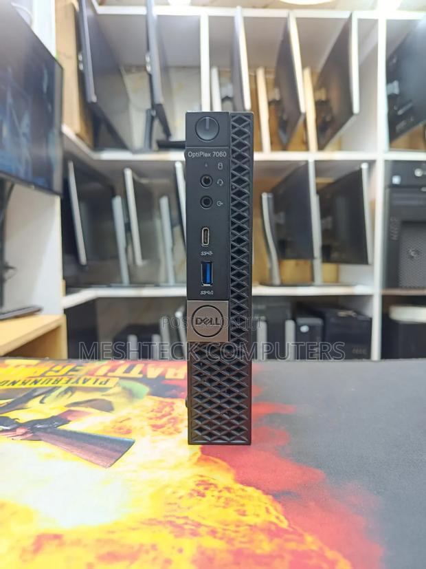 Desktop Computer Dell OptiPlex 7060 8GB Intel Core I7 SSD 256GB - main view