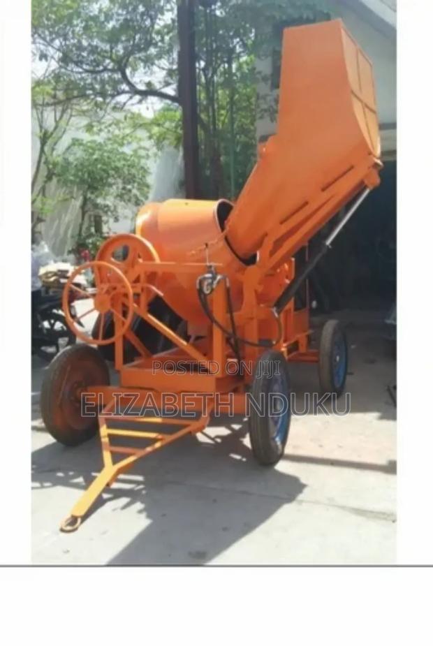 Heavy Duty Self-Loading Concrete Mixer