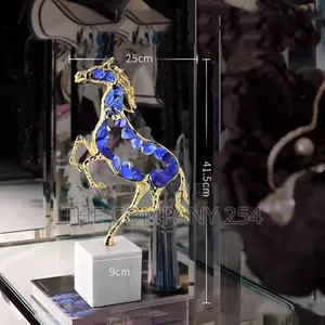 *Luxury Modern Crystal Horse Statue Sculpture.*