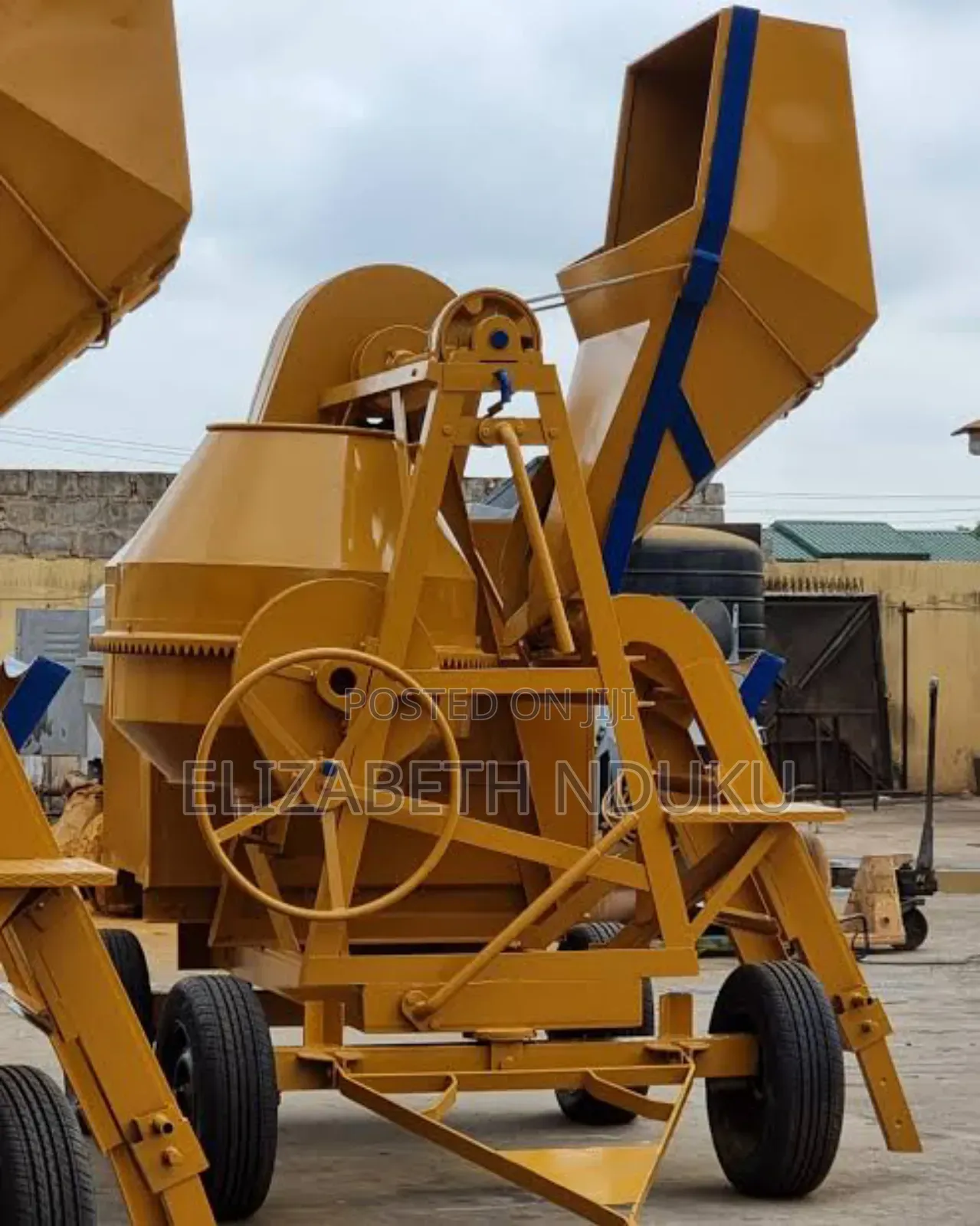 High-Quality Self-Loading Concrete Mixer