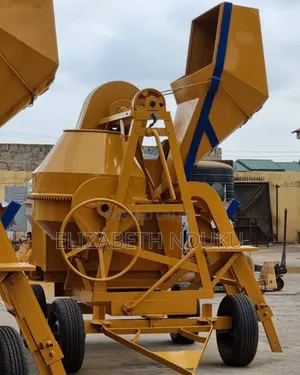 High-Quality Self-Loading Concrete Mixer