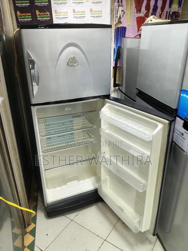 Sanyo Silver Fridge Well Maintained - thumbnail 2