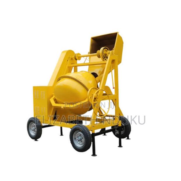 Modern Self Loading Concrete Mixer - main view