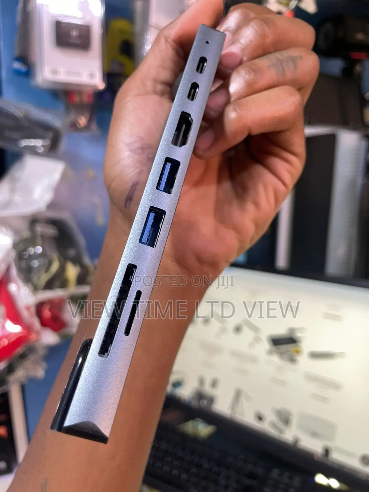 The Usb C Hub 8-Port Usb 3.0 Hub 8-in-1 Multiport Adapter