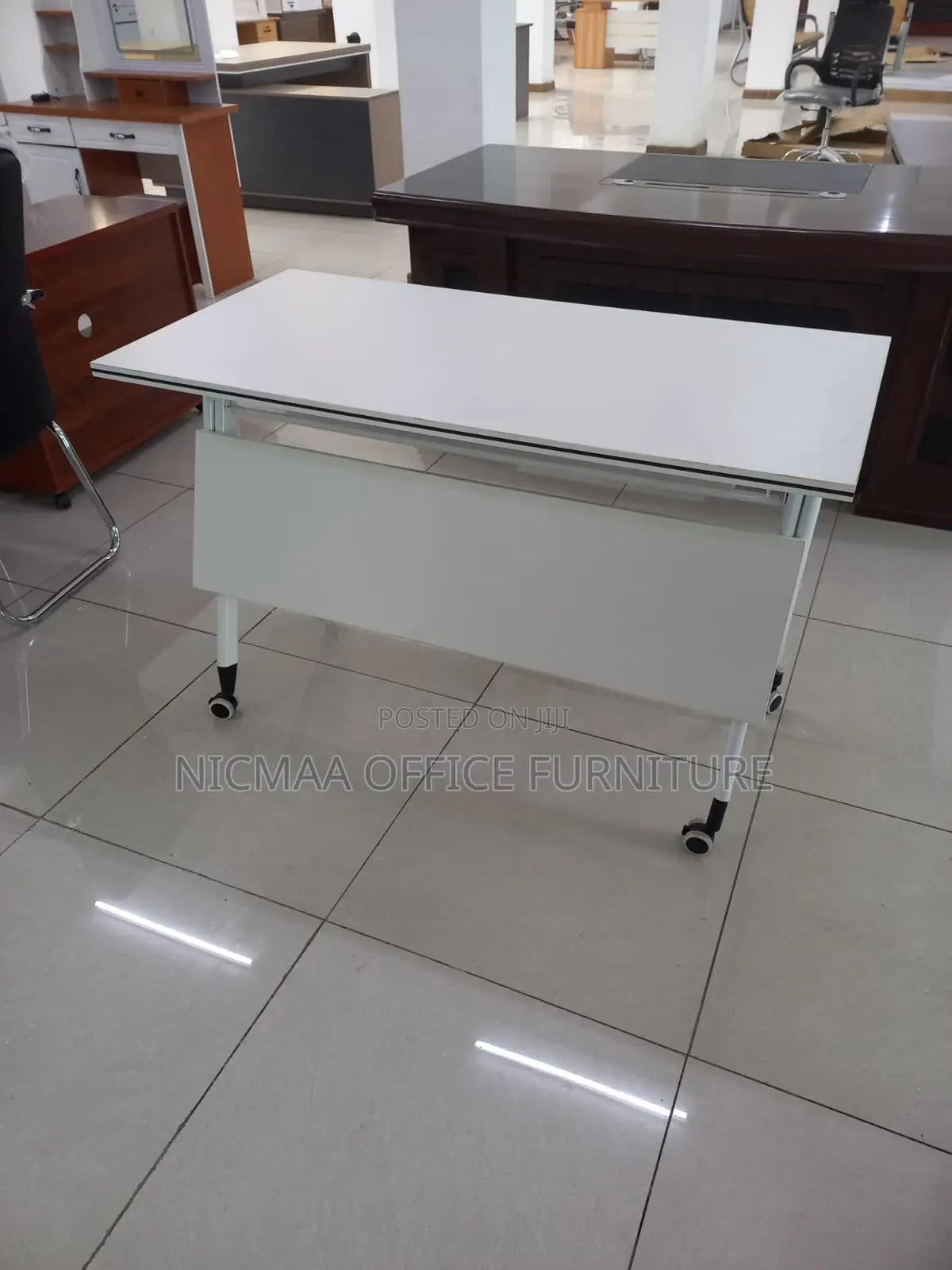 Sleek, Functional Privacy-Ready Desk