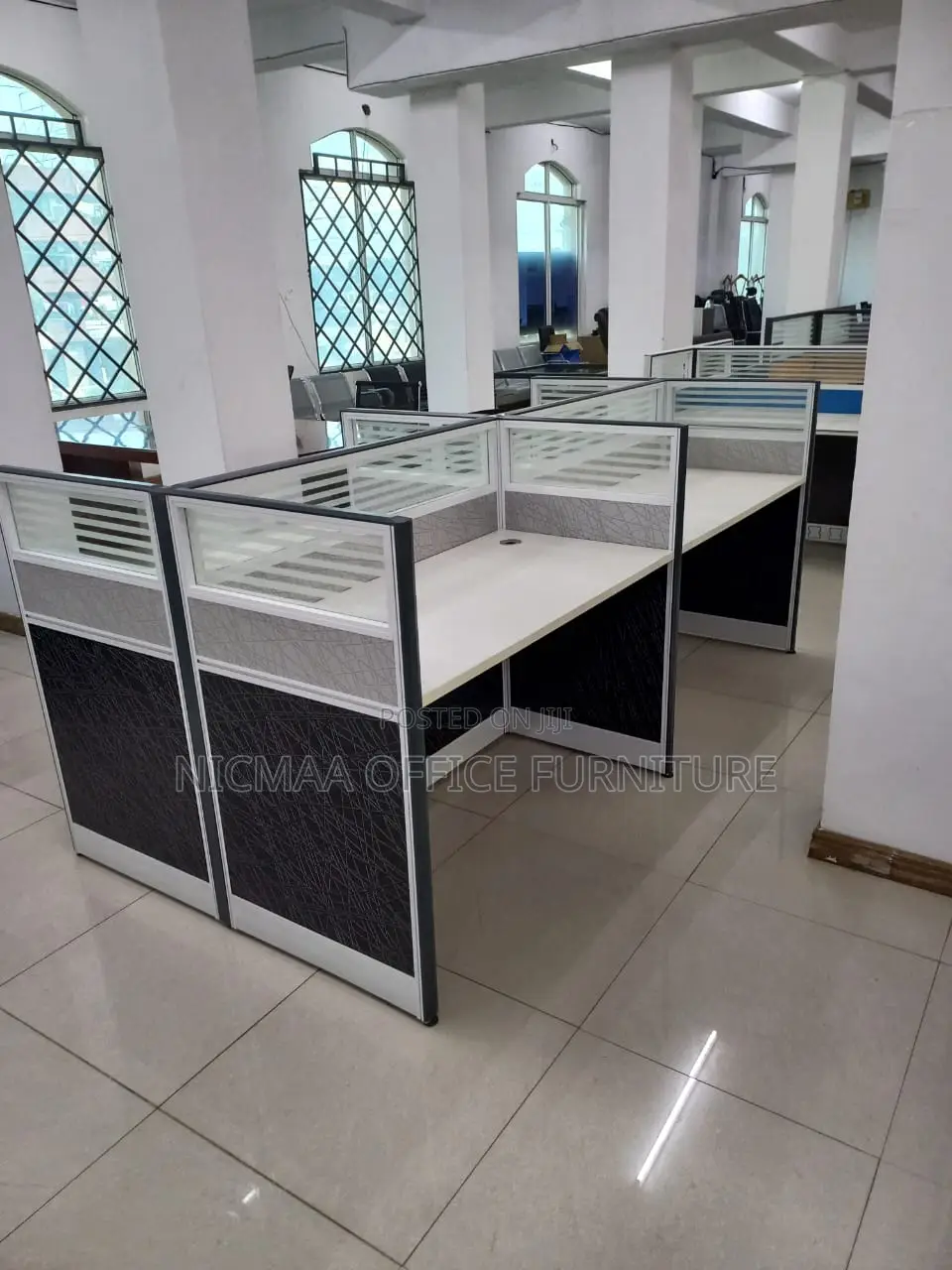4-Person Spacious Professional Workstation