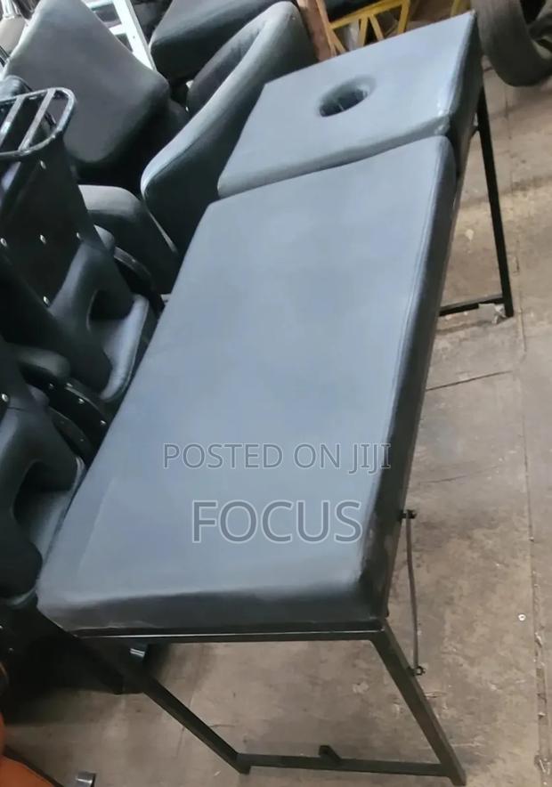 Massage Bed Comfortable, Legs Foldable ,Professional - thumbnail 4