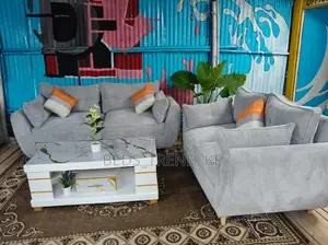 Sophisticated Butterfly Sofa 5 Seater 2,3