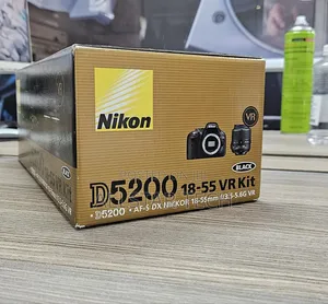Nikon D5200 Digital SLR Camera Kit With 18-55mm