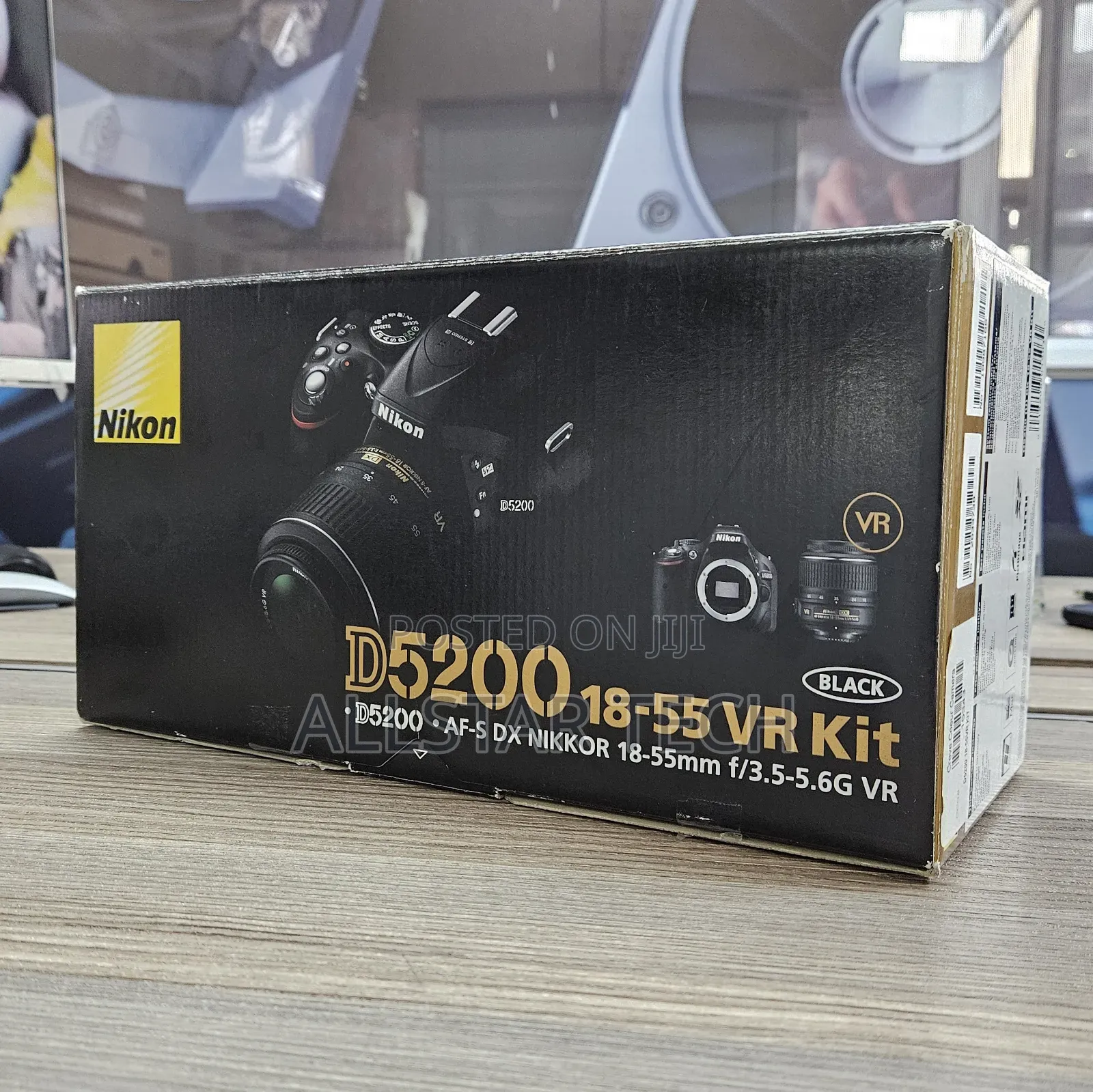 Nikon D5200 Digital SLR Camera Kit With 18-55mm