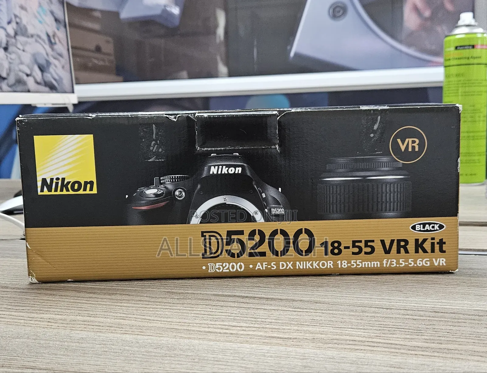 Nikon D5200 Digital SLR Camera Kit With 18-55mm