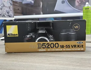 Nikon D5200 Digital SLR Camera Kit With 18-55mm