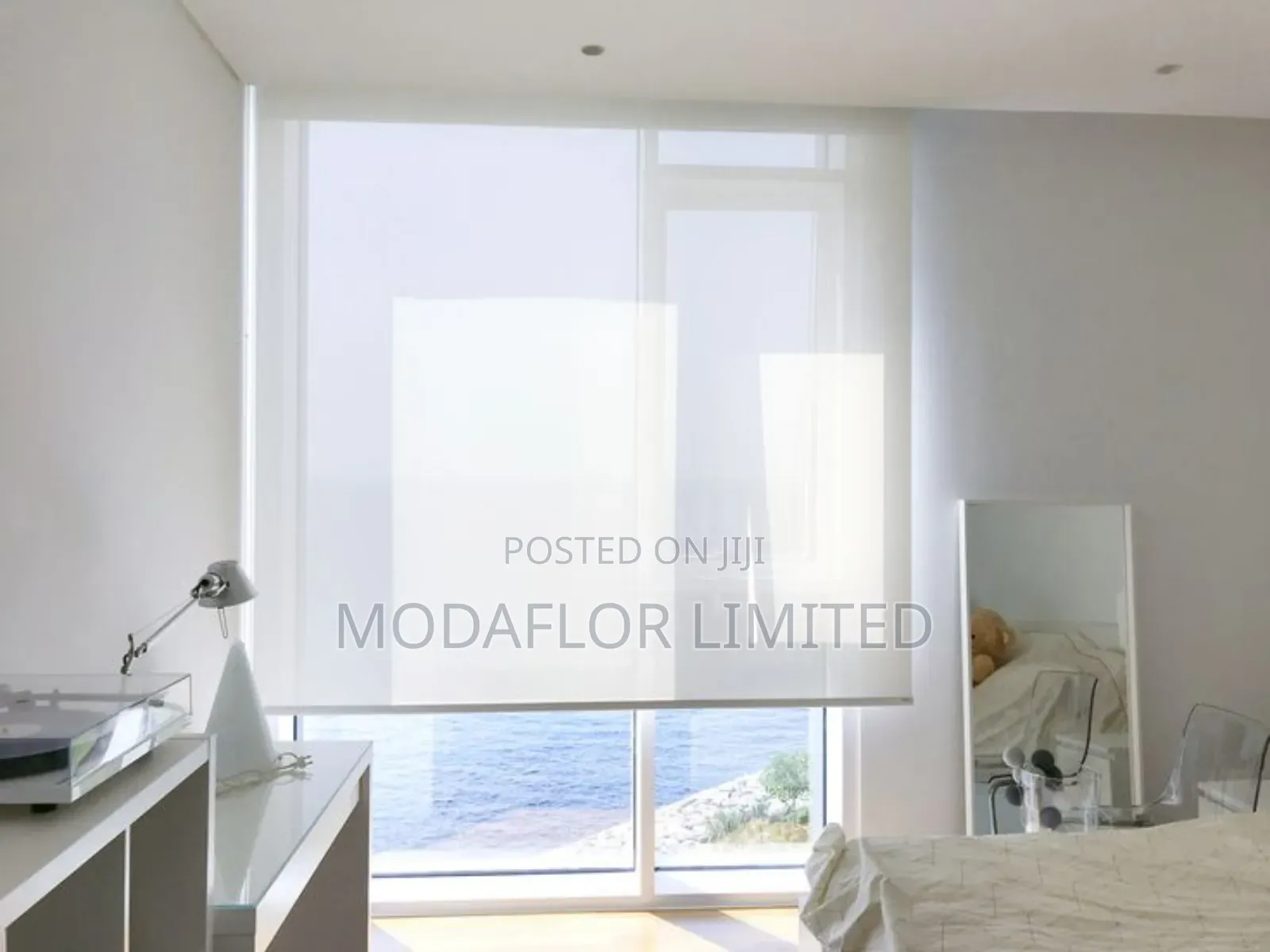 Stylish Sunscreen Roller Blinds – Transform Your Windows Instantly