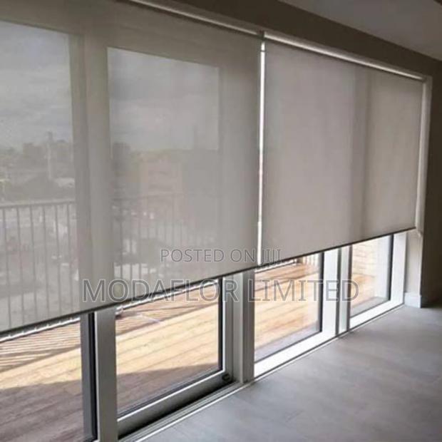 Premium Sunscreen Blinds – Perfect for Open Plan Living - main view