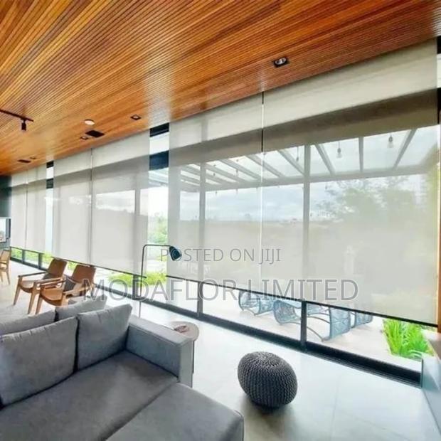 Sunscreen Roller Blinds – The Perfect Balance of Light Privacy 