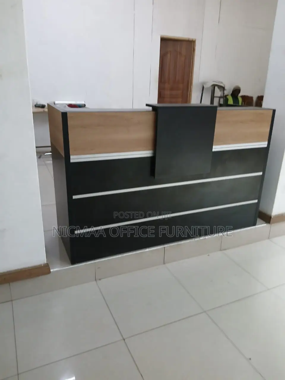 Ideal for Offices Institutions Reception Desk