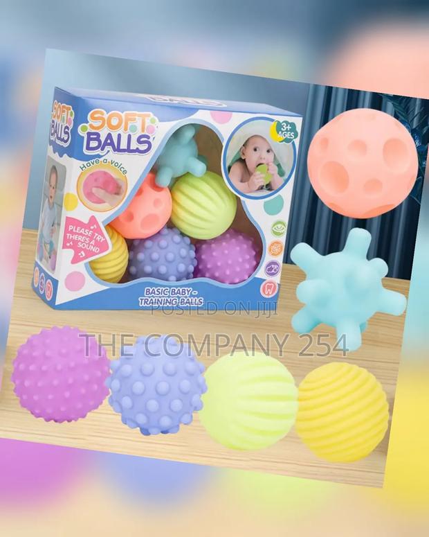 Baby Sensory Balll - main view