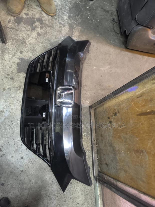 Honda Vezel 2016 Grille - main view