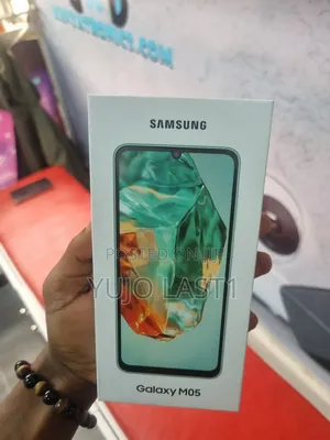 New Samsung Galaxy M05 64 GB Green