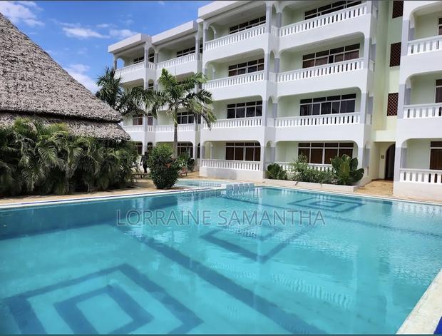 1 Bedroom Airbnb With 2 Beds in Shanzu Mombasa With a Swimming Pool