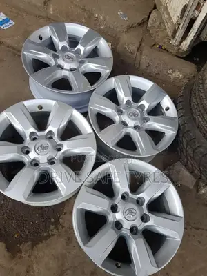 Prado (150) Original Rim Size 17 Set