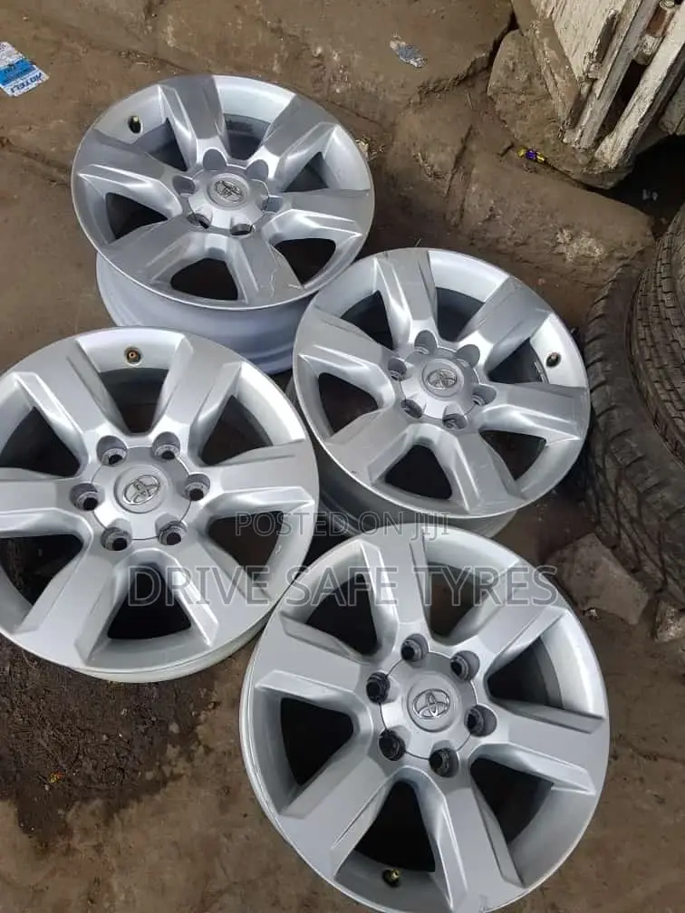 Prado (150) Original Rim Size 17 Set