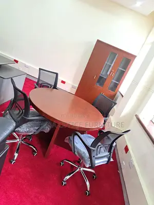 Ideal for Offices Boardrooms Modern Round Meeting Table