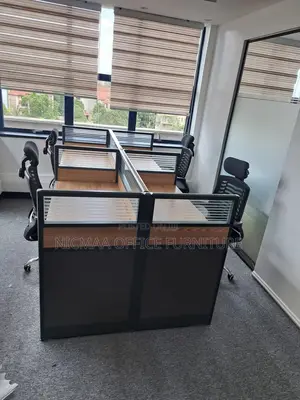 4-Way Modern, Collaborative Ergonomic Workstation