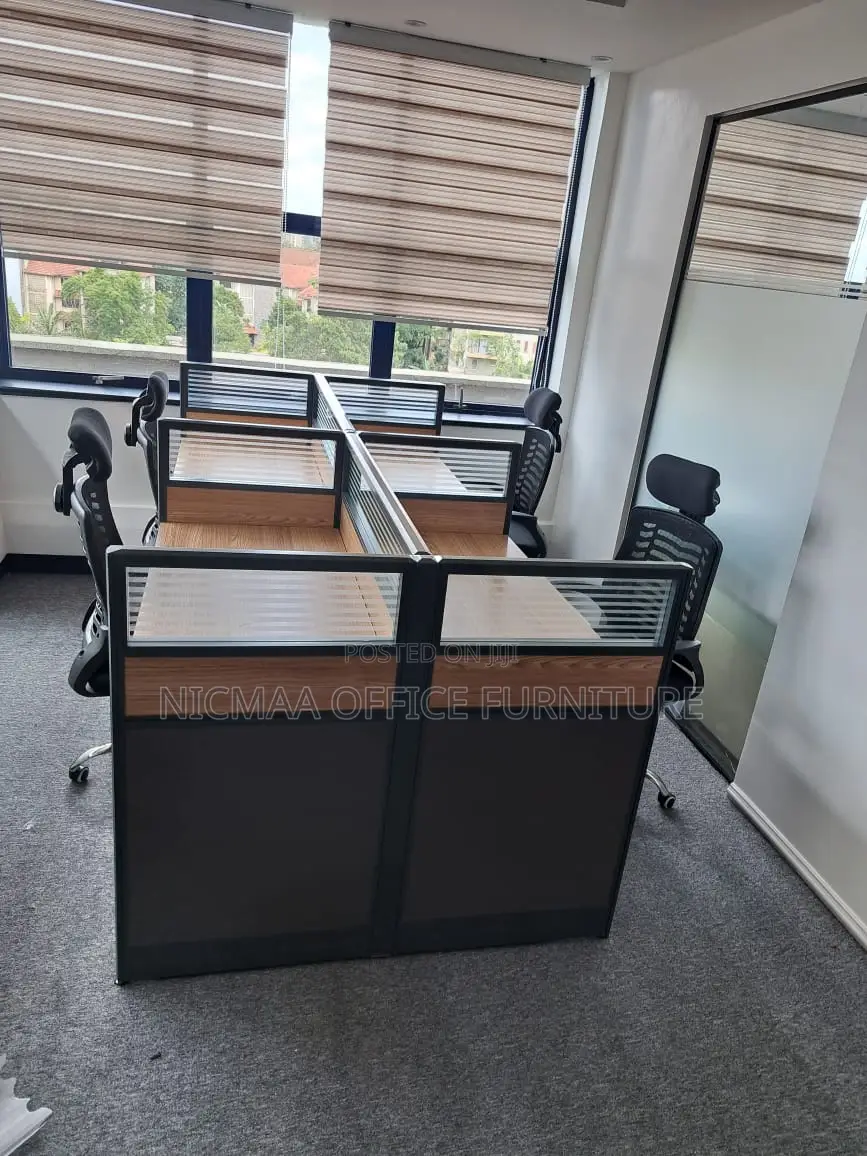 4-Way Modern, Collaborative Ergonomic Workstation