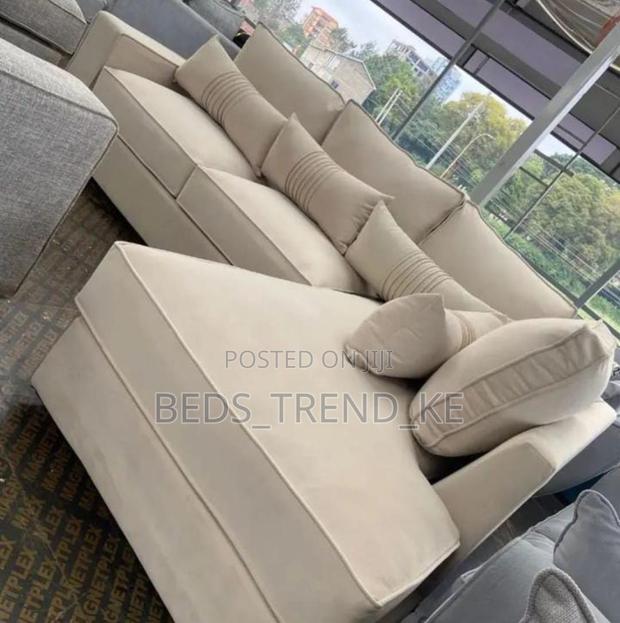 Graceful Cozy 6 Seater L Seat