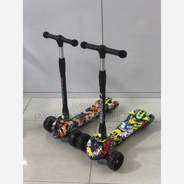 Kids Scooter With Lights, Music Smoke Effects - thumbnail 6