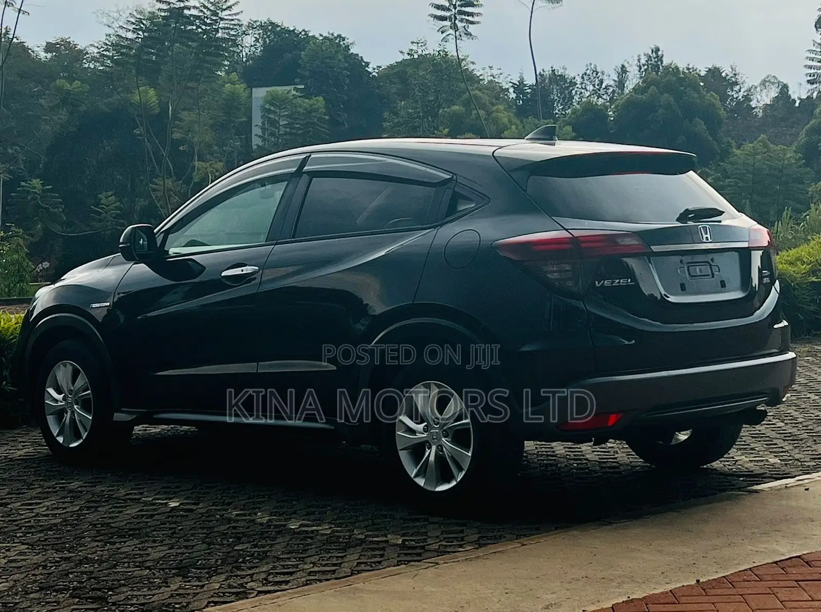 Honda Vezel 1.5 Hybrid 4WD 2018 Black