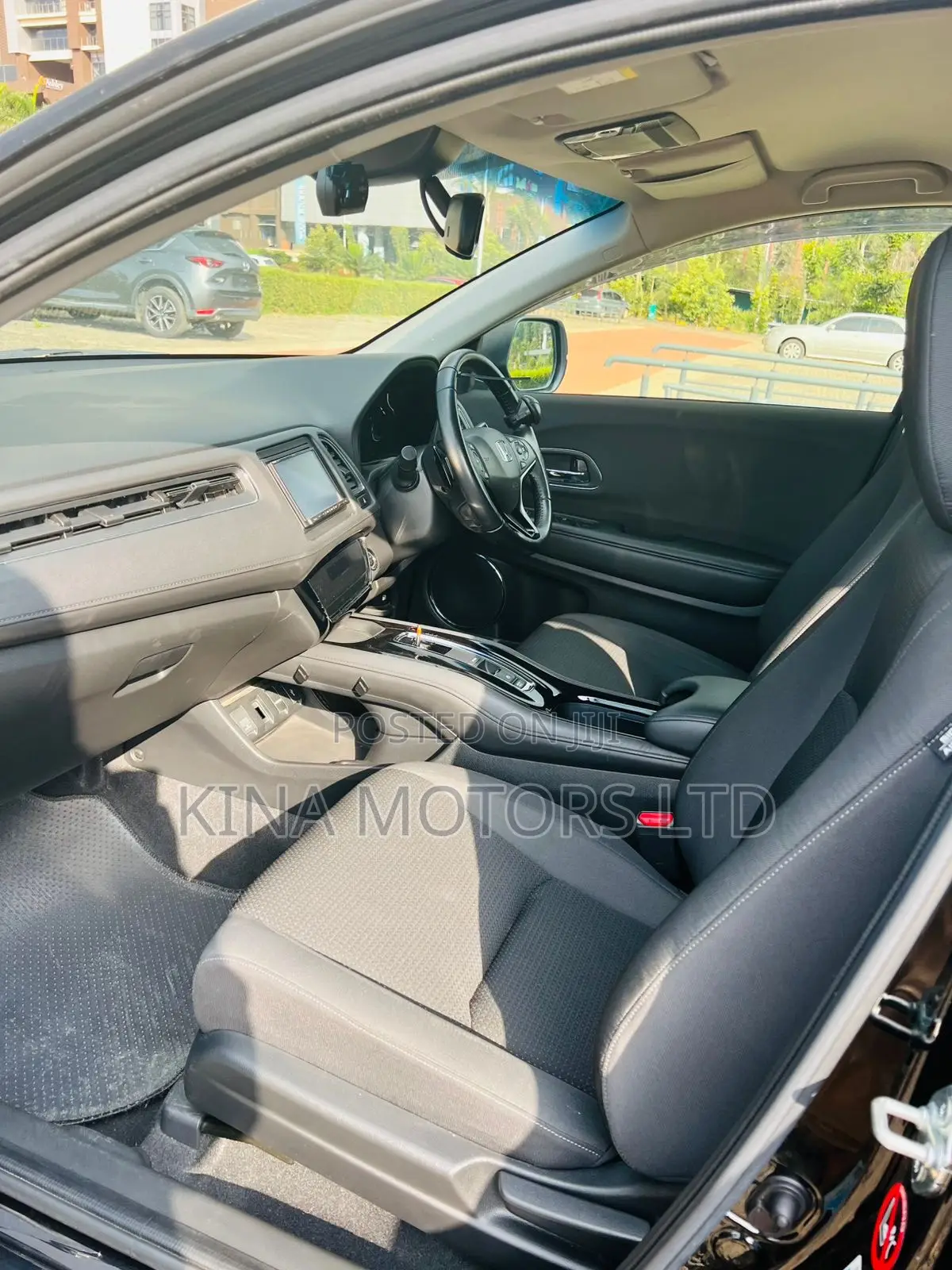 Honda Vezel 1.5 Hybrid 4WD 2018 Black