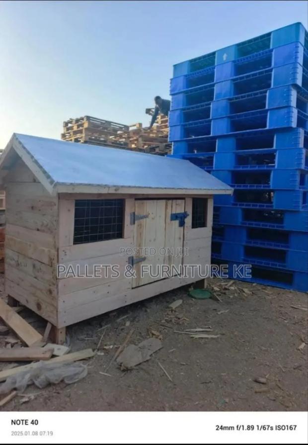 Classic Dog Kennel - main view