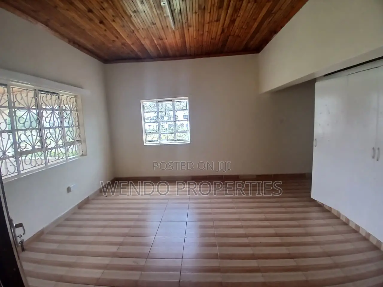 7 Bedroom Commercial House