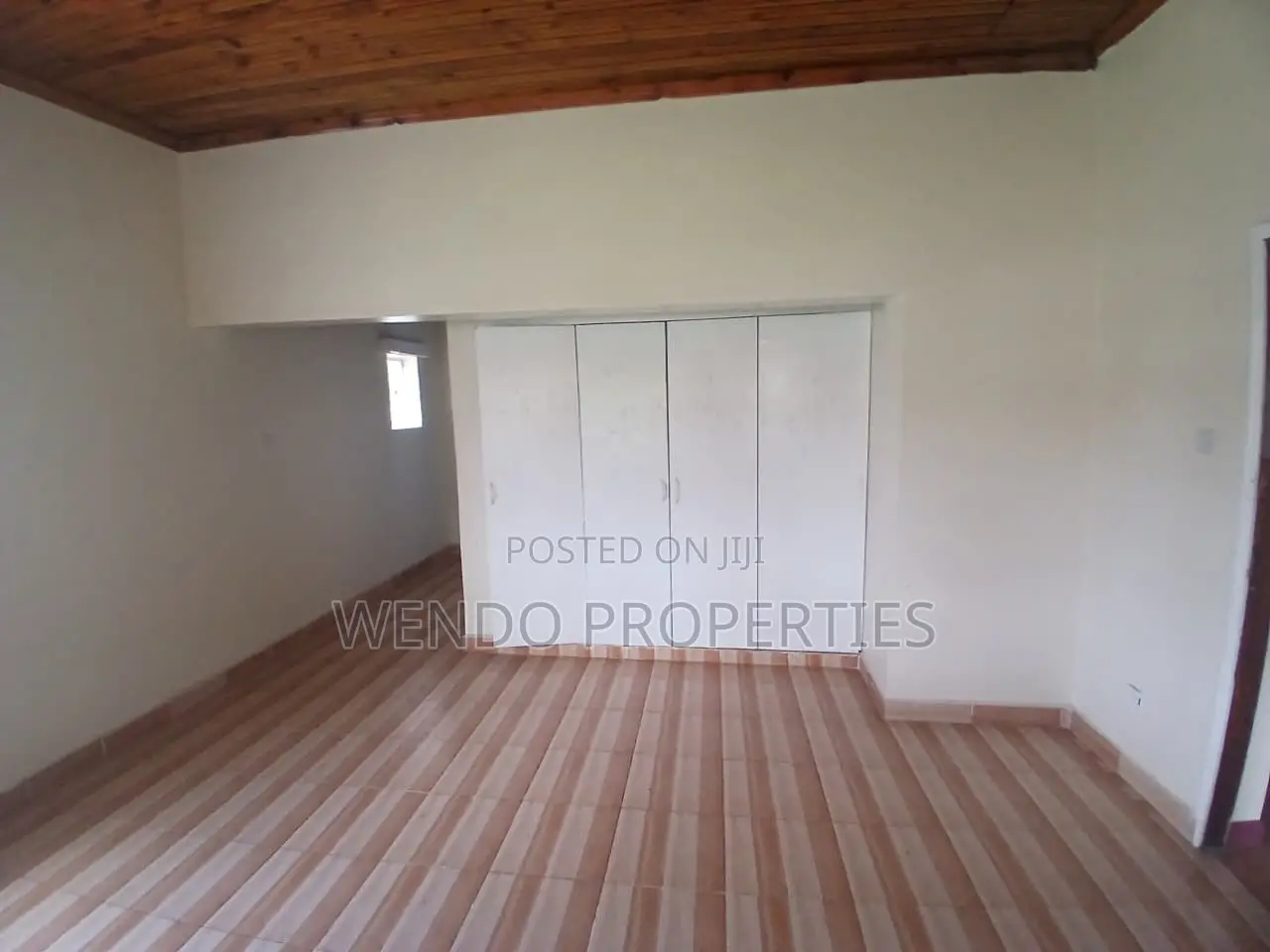 7 Bedroom Commercial House