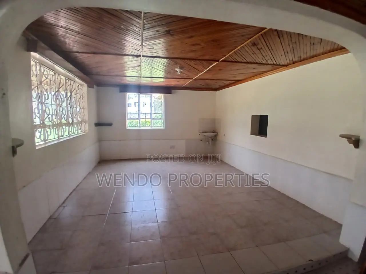 7 Bedroom Commercial House