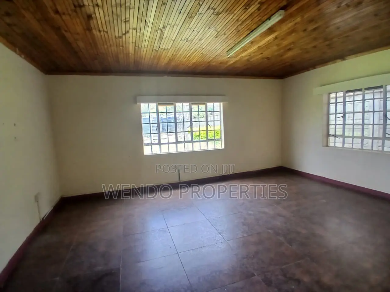 7 Bedroom Commercial House